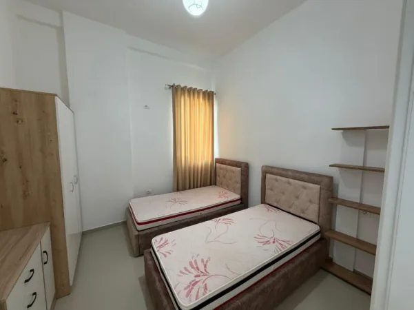 Tirane, jepet me qera 2+1 Kati 1, 