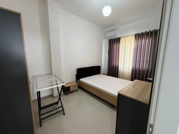 Tirane, jepet me qera 2+1 Kati 1, 