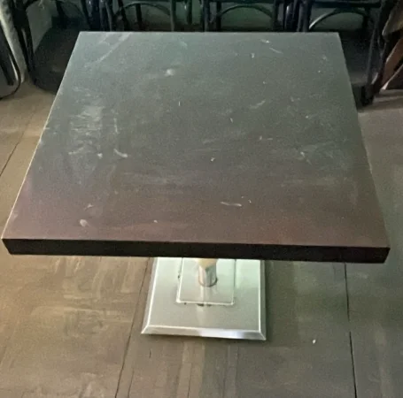 Tirane, shes SHES KARRIKE DHE TAVOLINA 250 €