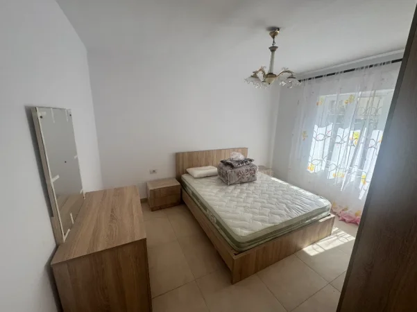 Tirane, shes apartament 1+1+Ballkon Kati 1, 60 m² 115.000 € (Rr. Odise Grillo, përballë maternitetit të ri)