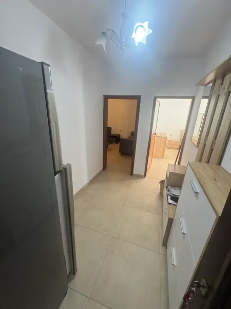 Tirane, shes apartament 1+1+Ballkon Kati 1, 60 m² 115.000 € (Rr. Odise Grillo, përballë maternitetit të ri)