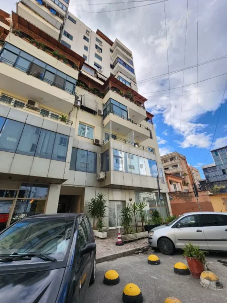 DYQAN me Qira: 📍 Bulevardi i ri fiks te Ministria e Drejtësisë - ose Zëri Popullit Tiranë - Kt.1 - 55 m2 - 590€/Muaj NETO 🔥