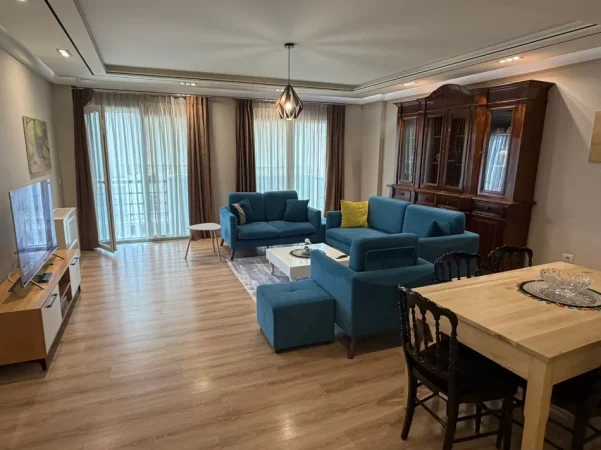 Tirane, jepet me qera apartament 2+1 Kati 5, 1.500 € 