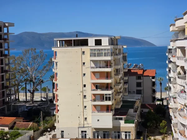 Vlore - Lungomare, jepet me qera apartament 2+1 Kati 8, 120 m² 550 € (Lungomare, pas Bar Hannover, Vlore)