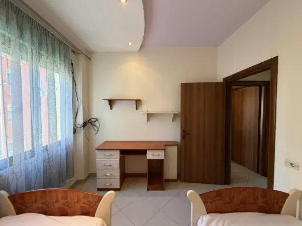 Tirane, jepet me qera apartament 2+1 Kati 1, 105 m² 450 € (Kodra e Diellit.)