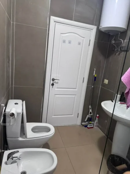 Tirane, jepet me qera apartament 2+1+Ballkon Kati 5, 99 m² 670 € (Astir, te Artisti)