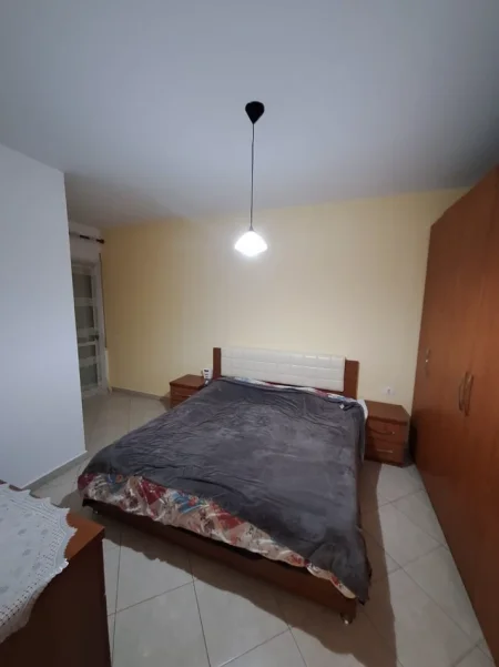 Tirane, jepet me qera apartament 2+1 Kati 3, 85 m² 400 € (Rruga Mikel Maruli)