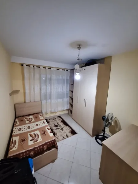 Tirane, jepet me qera apartament 2+1 Kati 3, 85 m² 400 € (Rruga Mikel Maruli)