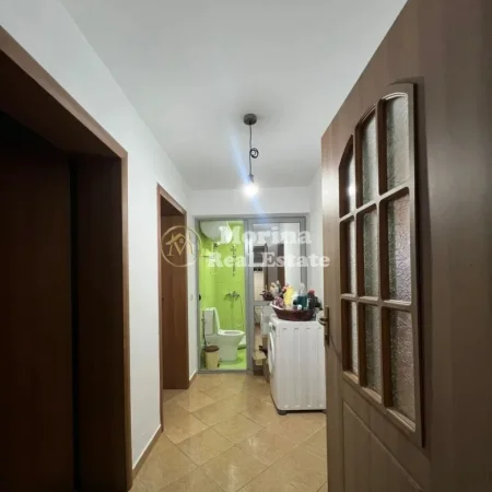 Tirane, jepet me qera apartament 2+1 Kati 1, 120 m² 550 € (Materniteti i Ri)