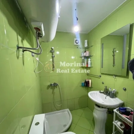 Tirane, jepet me qera apartament 2+1 Kati 1, 120 m² 550 € (Materniteti i Ri)