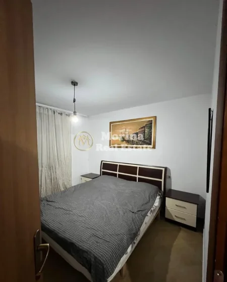 Tirane, jepet me qera apartament 2+1 Kati 1, 120 m² 550 € (Materniteti i Ri)