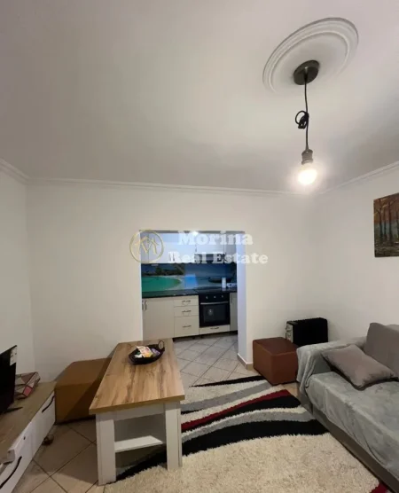 Tirane, jepet me qera apartament 2+1 Kati 1, 120 m² 550 € (Materniteti i Ri)