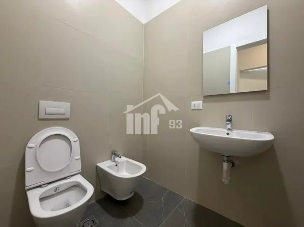 Tirane, jepet me qera apartament 2+1 Kati 1, 98 m² 700 € (TEK KOMPLEKSI “DELIJORGJI”)