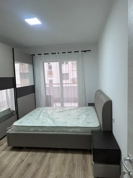 Tirane, jepet me qera apartament 1+1 Kati 4, 70 m² 600 € (LAprake, Kupola)