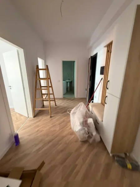 Tirane, jepet me qera apartament 2+1 Kati 5, 600 € 