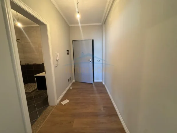 Elbasan, shitet apartament 2+1 Kati 7, 102 m² 145.000 € (Elbasan)