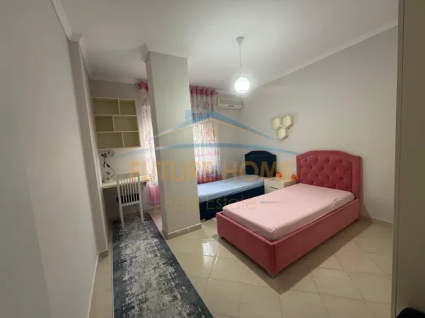 Tirane, jepet me qera apartament 2+1 Kati 1, 88 m² 600 € (Eleonora)