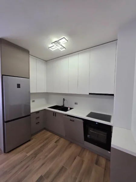 Tirane, jepet me qera apartament 2+1 Kati 3, 100 m² 1.000 € 