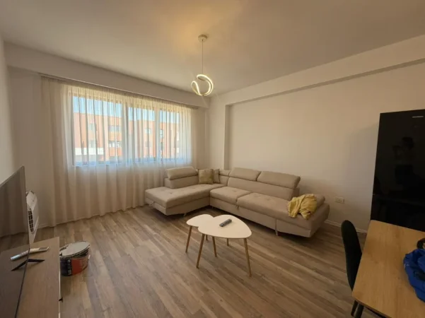 Tirane, jepet me qera apartament 1+1 Kati 6, 