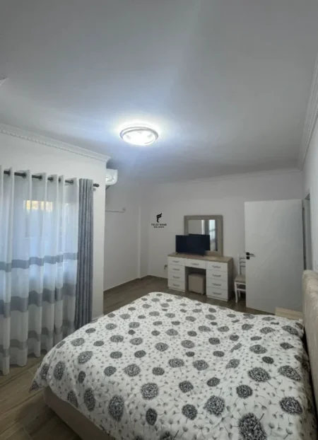 Tirane, jepet me qera apartament 2+1 Kati 3, 110 m² 600 € (ALI DEMI)
