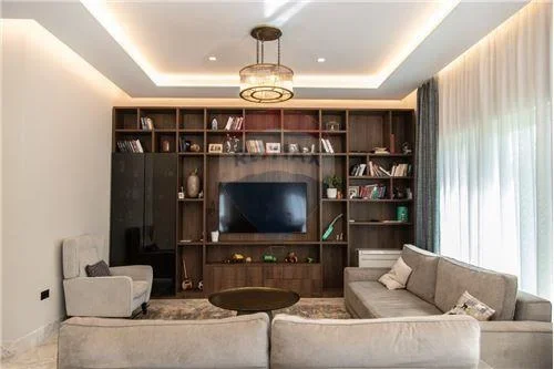 Tirane, shitet 3 Katshe , 400 m² (Liqeni i Thate)