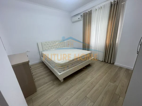 Tirane, jepet me qera apartament 2+1 Kati 2, 100 m² 800 € (KODRA E DIELLIT)