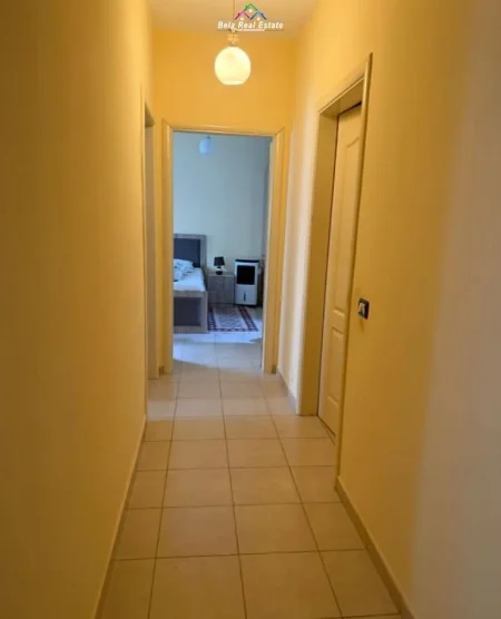 Tirane, jepet me qera apartament 2+1 Kati 5, 100 m² 570 € (hamdi garunja)