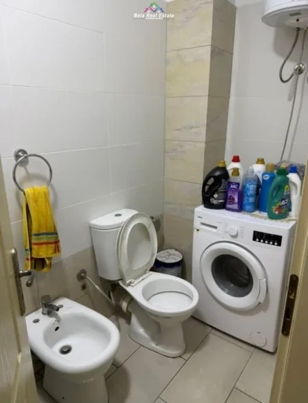 Tirane, jepet me qera apartament 2+1 Kati 5, 100 m² 570 € (hamdi garunja)