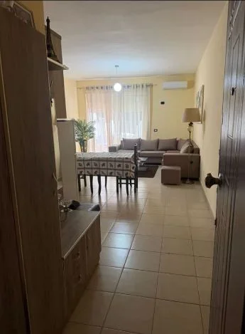 Tirane, jepet me qera apartament 2+1 Kati 4, 96 m² 550 € (Liqeni i thate)