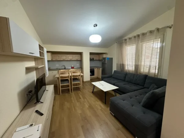 Shqiperi, jepet me qera apartament 2+1+Ballkon Kati 3, 80 m² 630 € (Rruga Prenke Jakova)