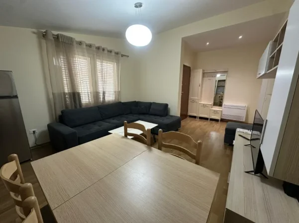 Tirane, jepet me qera apartament 2+1+Ballkon Kati 3, 80 m² 630 € (Rruga Prenke Jakova)
