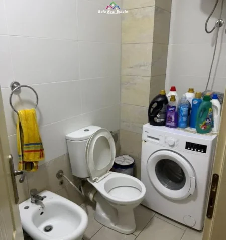 Tirane, jepet me qera apartament 2+1 Kati 5, 96 m² 570 € (Rruga Hamdi Garunja)