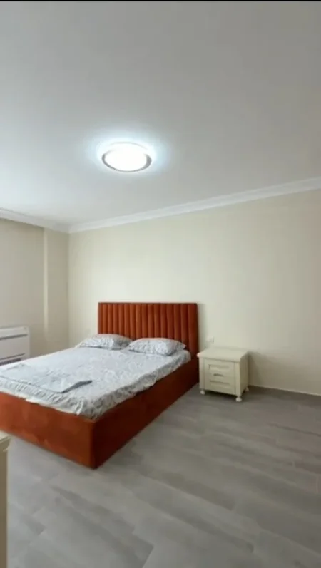 Tirane, jepet me qera apartament 1+1+Ballkon Kati 5, 65 m² 450 € (5 maji)