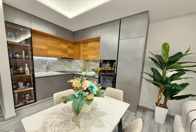 Tirane, jepet me qera apartament 2+1 Kati 4, 90 m² 550 € (FRESKU)