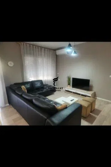Tirane, jepet me qera apartament 1+1 , 65 m² 650 € (MYSLYM SHYRI)