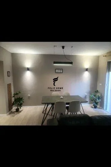 Tirane, jepet me qera apartament 1+1 , 65 m² 650 € (MYSLYM SHYRI)