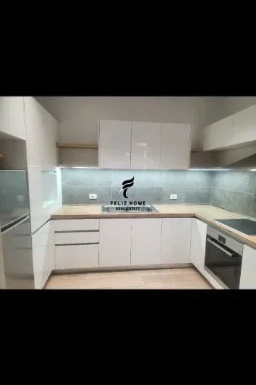 Tirane, jepet me qera apartament 1+1 , 65 m² 650 € (MYSLYM SHYRI)