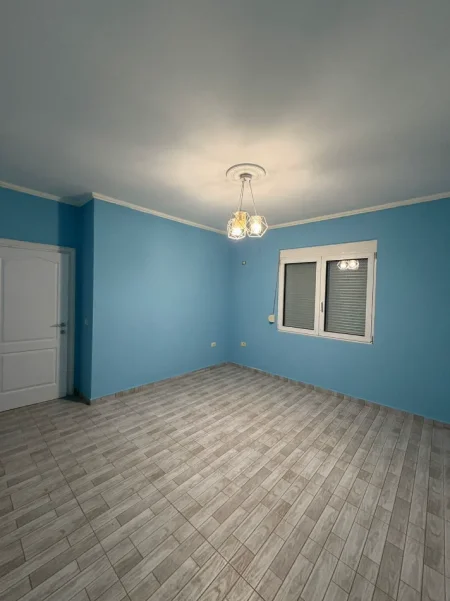 Tirane, jepet me qera apartament 2+1 Kati 5, 110 m² 600 € (Yzberisht)