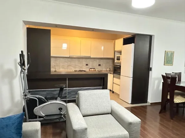 Tirane, jepet me qera apartament 2+1+Aneks+Ballkon Kati 7, 102 m² (Rr e Elbasanit)