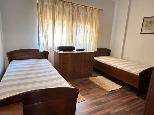 Tirane, jepet me qera apartament 2+1+Aneks+Ballkon Kati 7, 102 m² (Rr e Elbasanit)