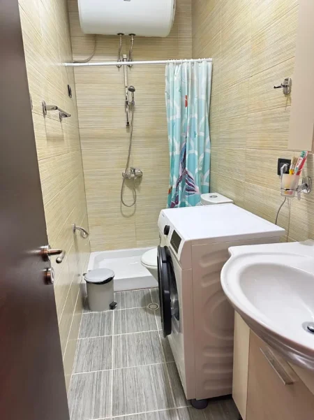 Tirane, jepet me qera apartament 2+1+Aneks+Ballkon Kati 7, 102 m² (Rr e Elbasanit)
