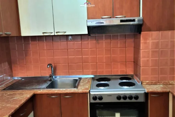 Tirane, shes apartament 1+1 Kati 4, 66 m² 126.000 € (Rruga 5 Maj)