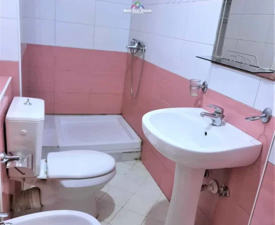 Tirane, shes apartament 1+1 Kati 4, 66 m² 126.000 € (Rruga 5 Maj)