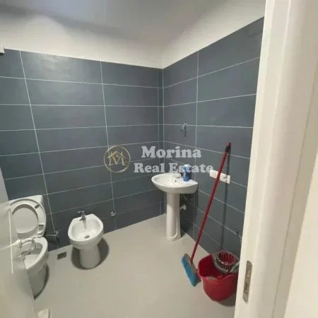 Tirane, jepet me qera apartament 2+1 Kati 5, 108 m² 400 € (Rruga e Dibres)