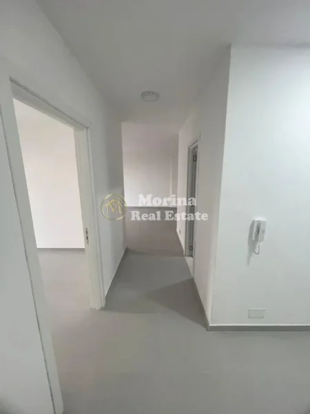 Tirane, jepet me qera apartament 2+1 Kati 5, 108 m² 400 € (Rruga e Dibres)