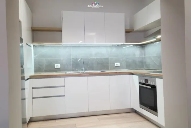 Tirane, jepet me qera apartament 1+1 Kati 2, 70 m² 680 € (21 dhjetori)