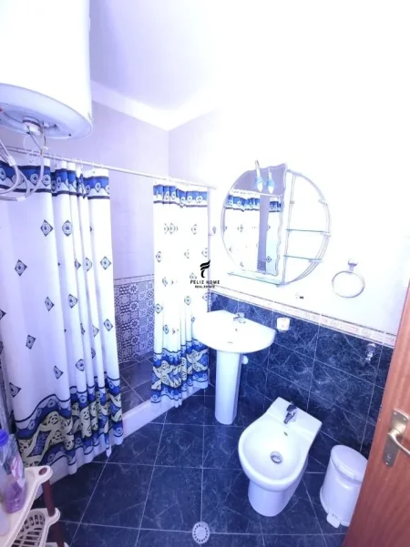 Tirane, jepet me qera apartament 2+1 Kati 8, 125 m² 800 € (ISH EKSPOZITA)