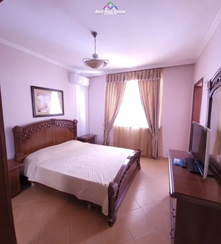 Tirane, jepet me qera apartament 2+1 Kati 8, 125 m² 800 € (ish ekspozita)