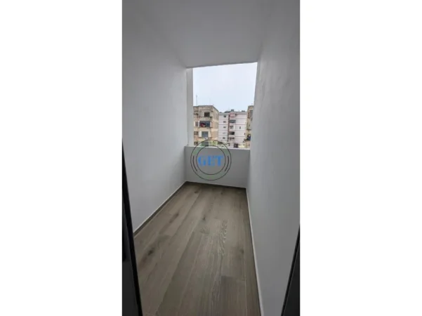 Durres, jepet me qera apartament 2+1 Kati 2, 83 m² 400 € (Stacioni i Trenit)