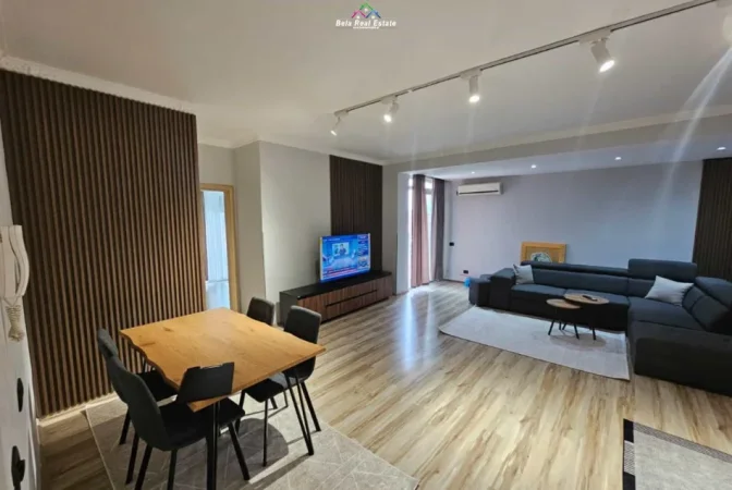 Tirane, jepet me qera apartament 2+1 Kati 5, 105 m² 630 € (Rruga Bill Klinton)